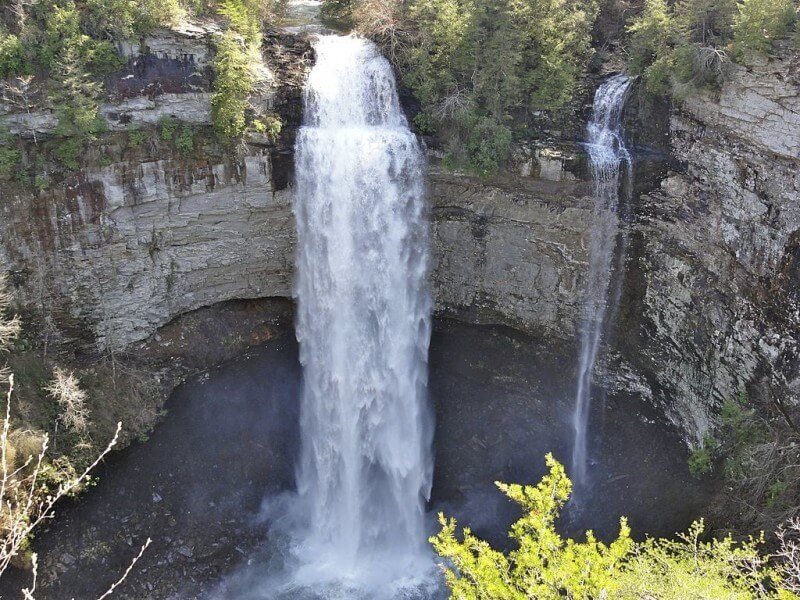 8 Hikes with Waterfalls Near Nashville, TN: Have you ever seen a waterfall THIS big? Fall Creek Falls