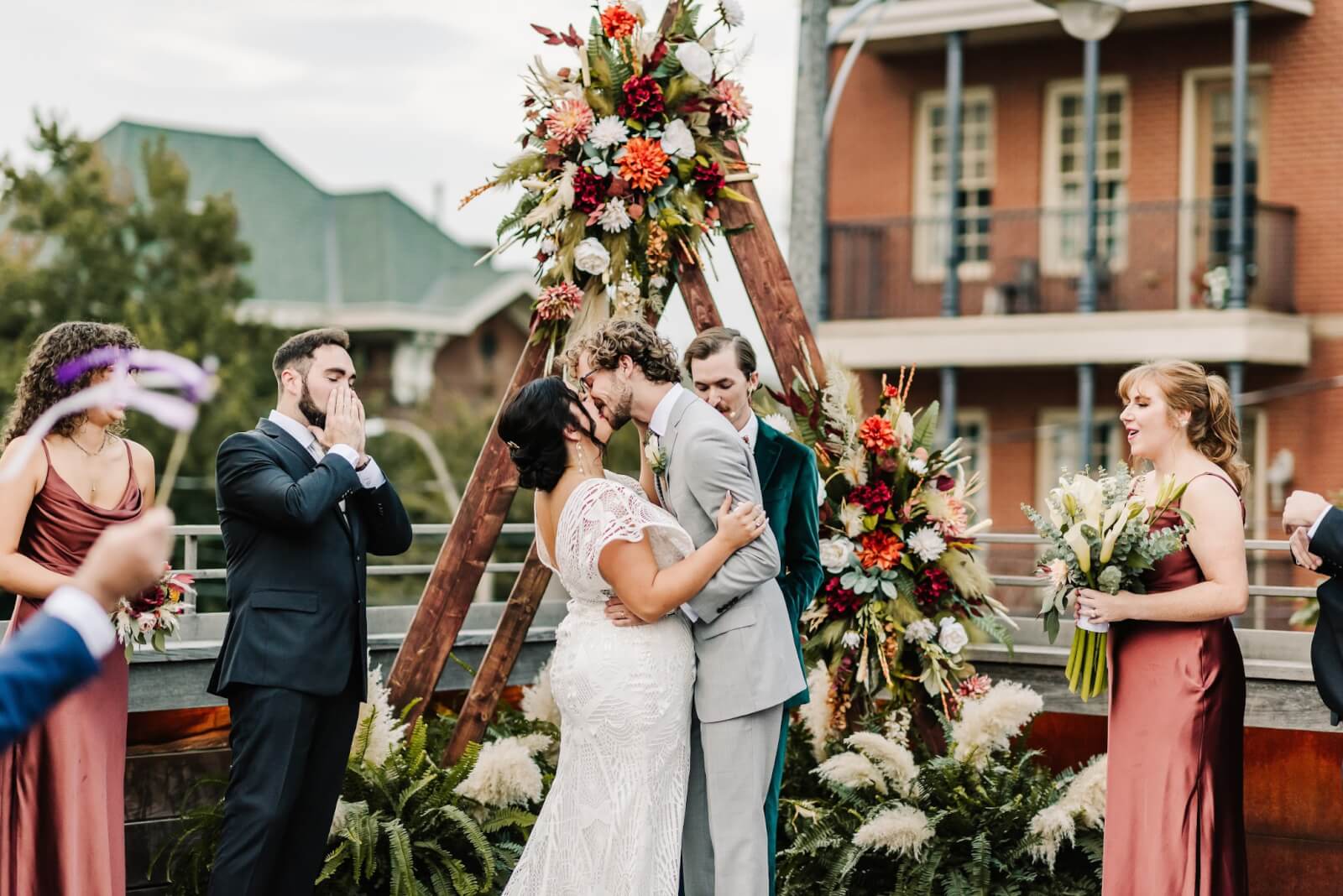 This Memphis Rooftop Wedding Is the Ultimate Happy Ending