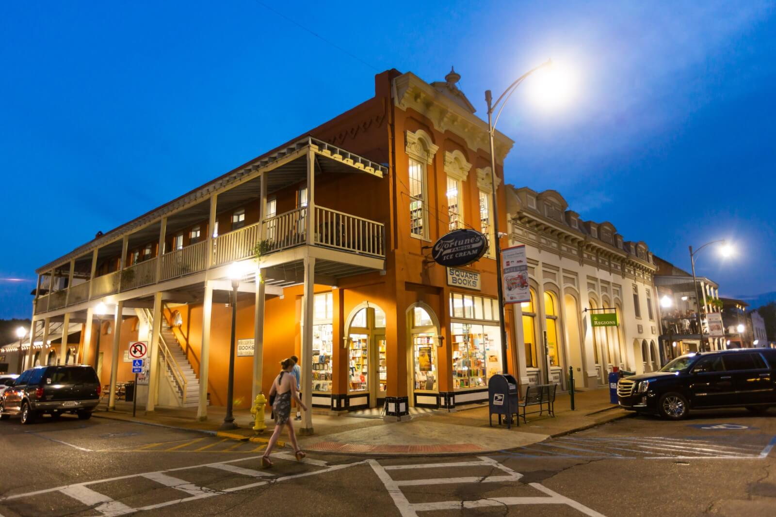 A Guide to Mississippi’s Not-So-Square Town Squares