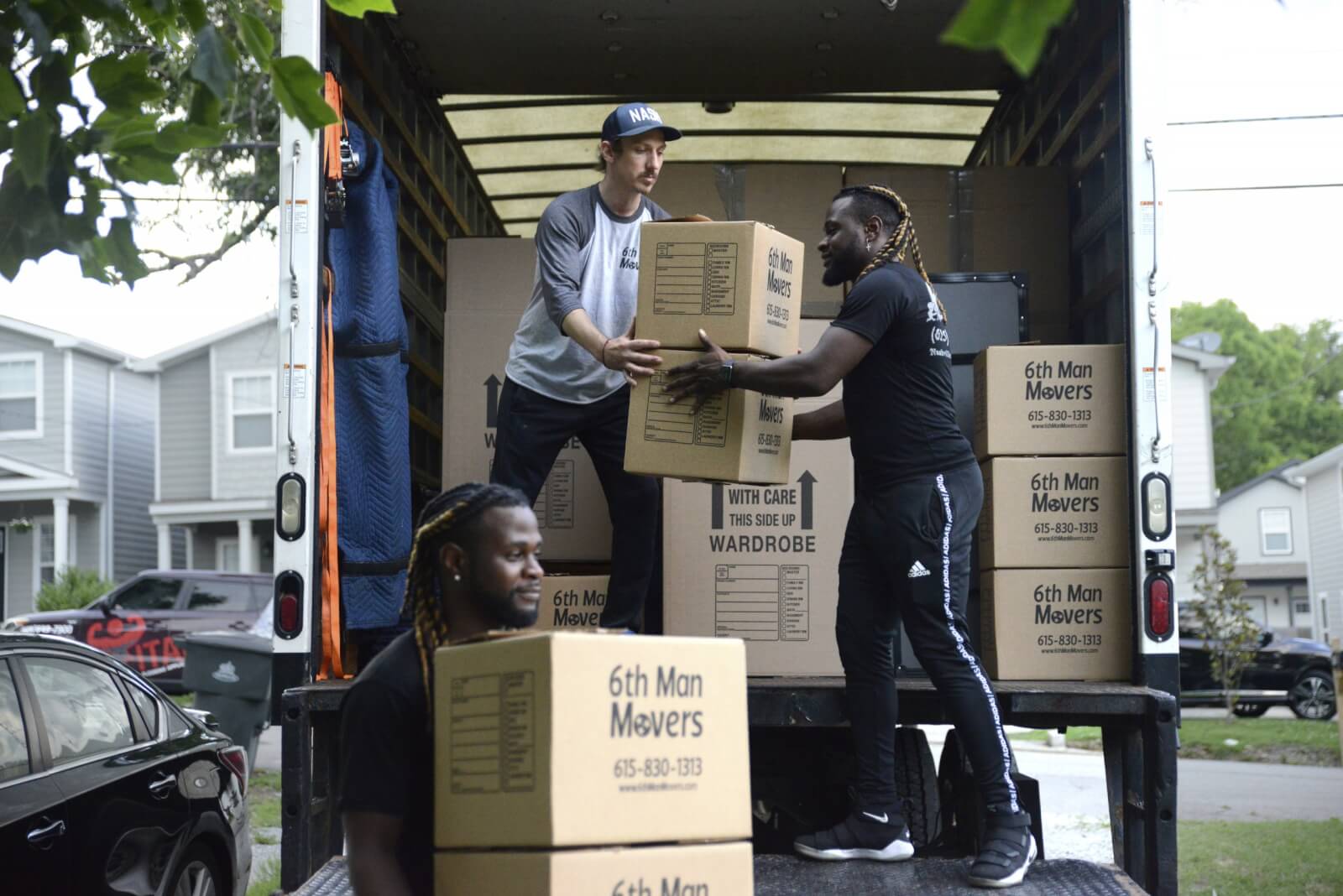Moving to Nashville? This Is the Best Way to Save Money on Movers